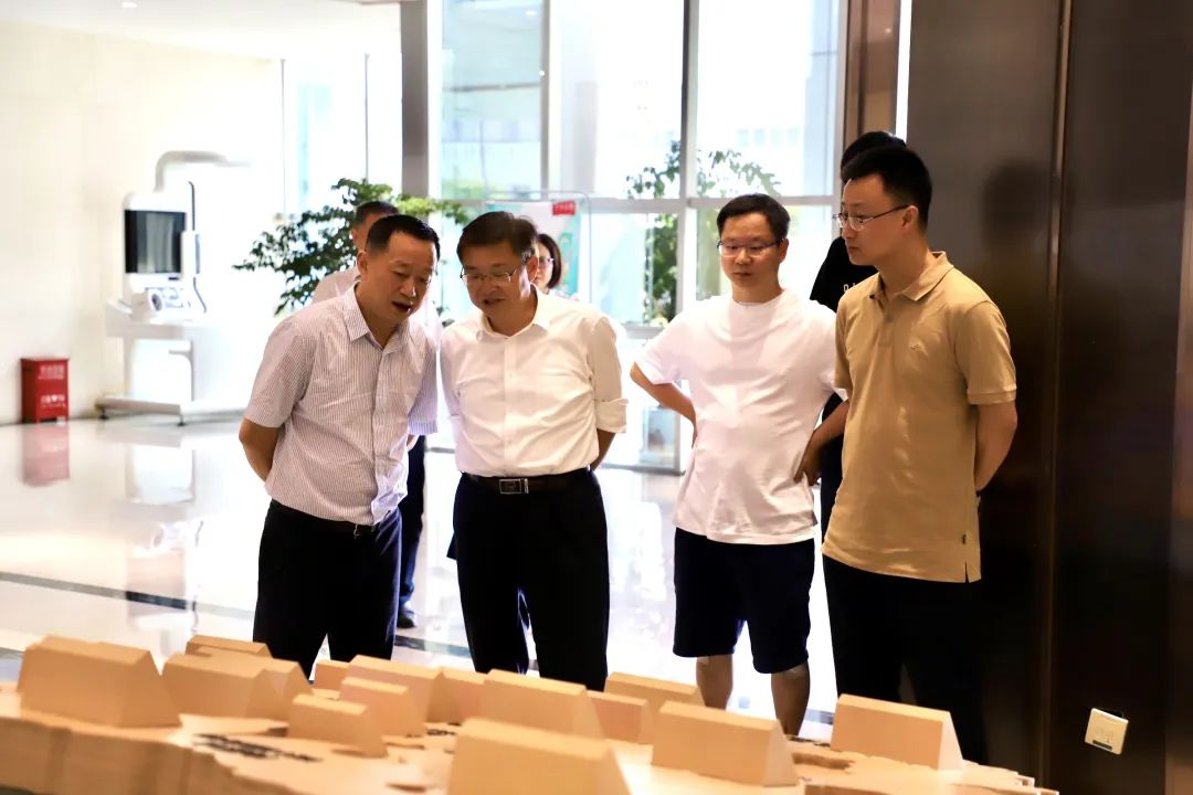 攜手共建 創享未來——成都中醫藥大學黨委書記劉毅蒞臨新綠色藥業考察調研